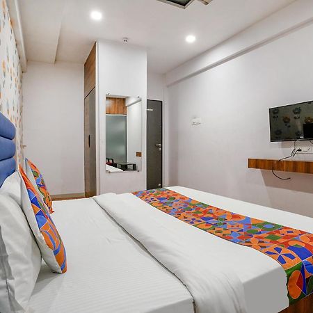 Fabhotel The Valentine - Udhna Road Surat Ngoại thất bức ảnh