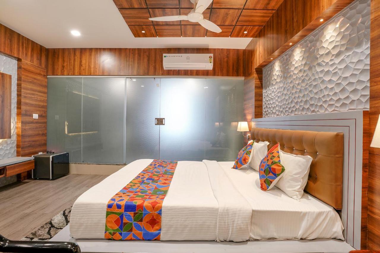 Fabhotel The Valentine - Udhna Road Surat Ngoại thất bức ảnh