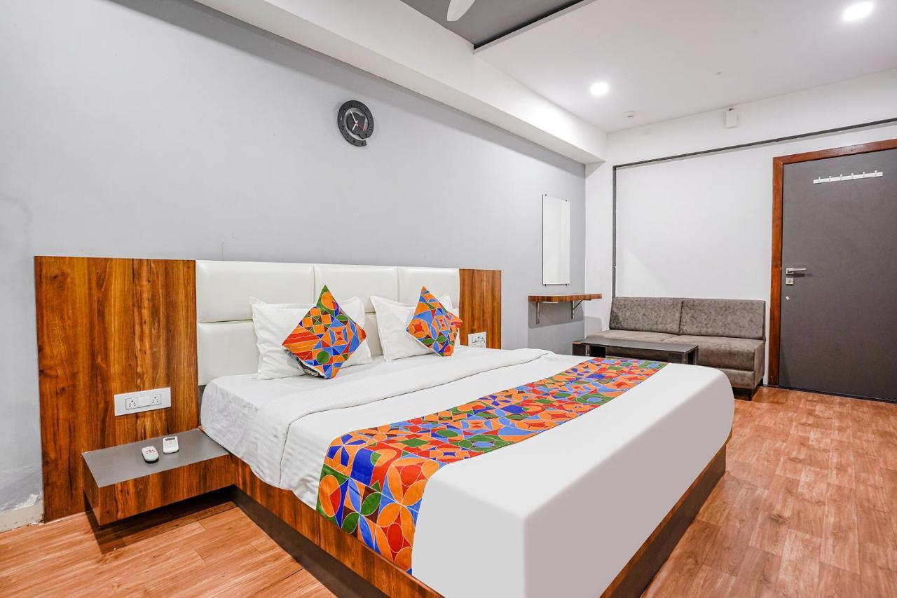 Fabhotel The Valentine - Udhna Road Surat Ngoại thất bức ảnh