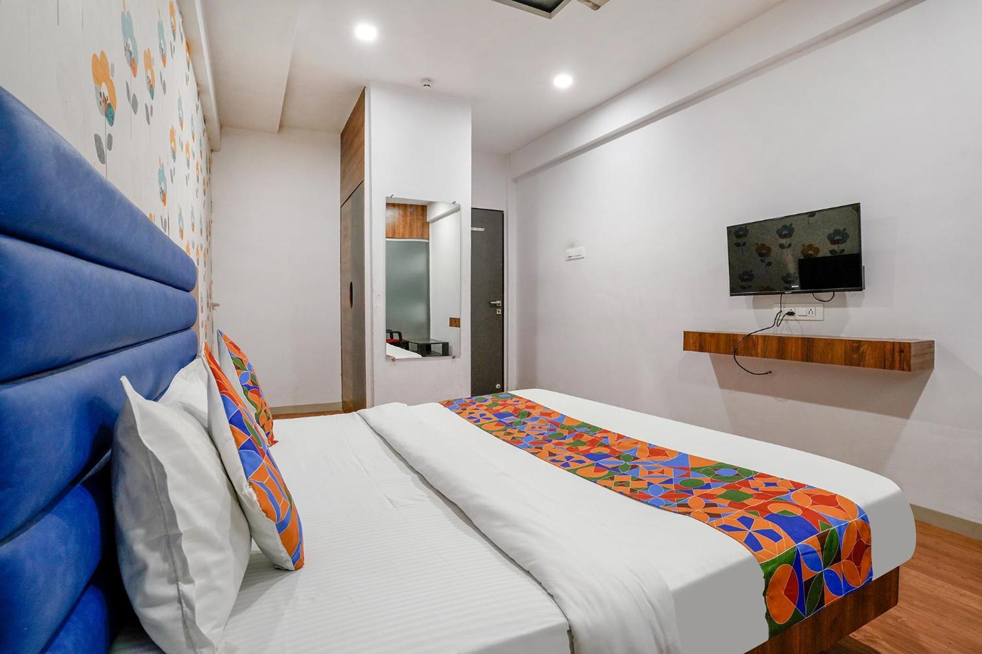 Fabhotel The Valentine - Udhna Road Surat Ngoại thất bức ảnh