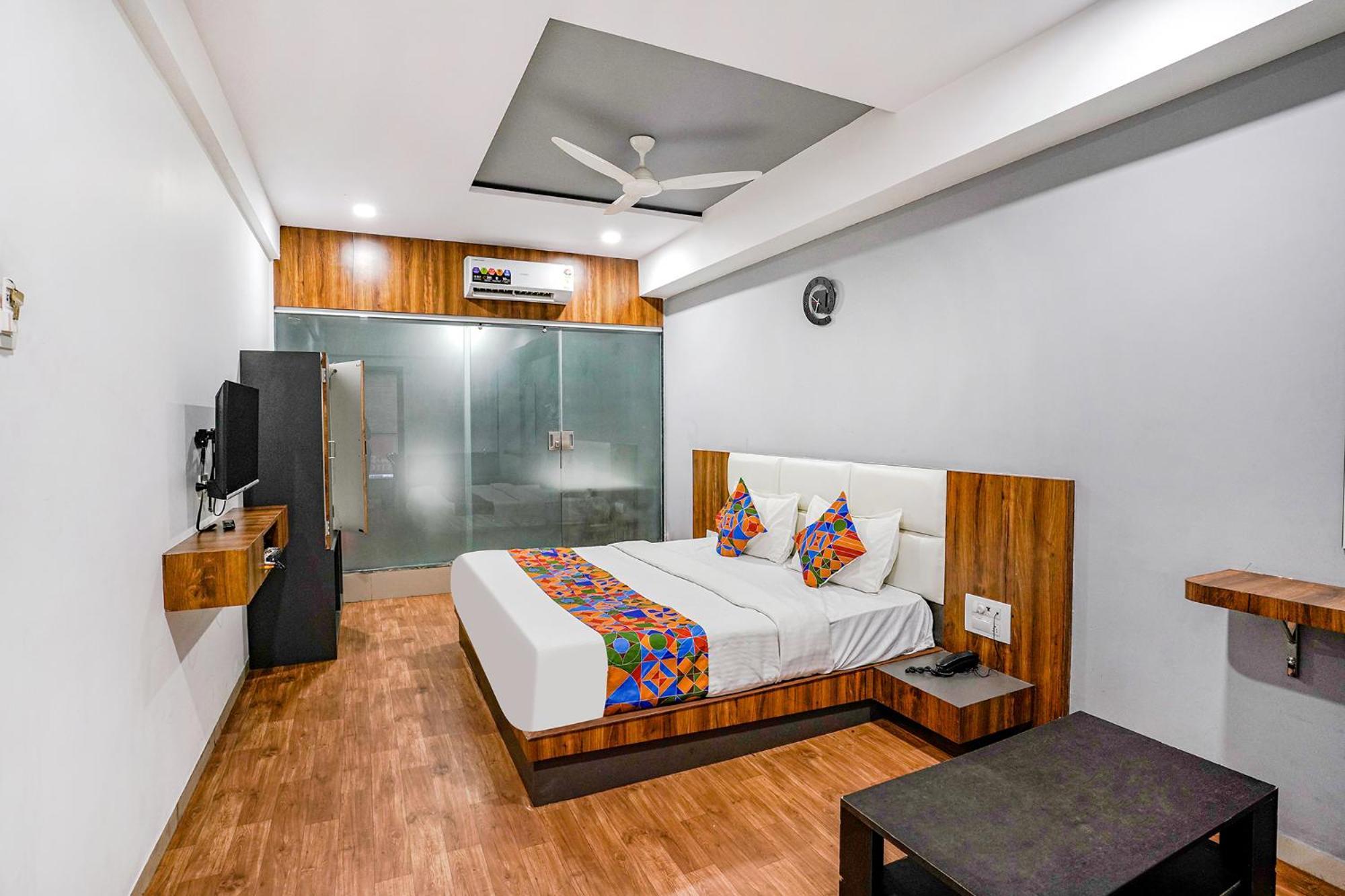 Fabhotel The Valentine - Udhna Road Surat Ngoại thất bức ảnh