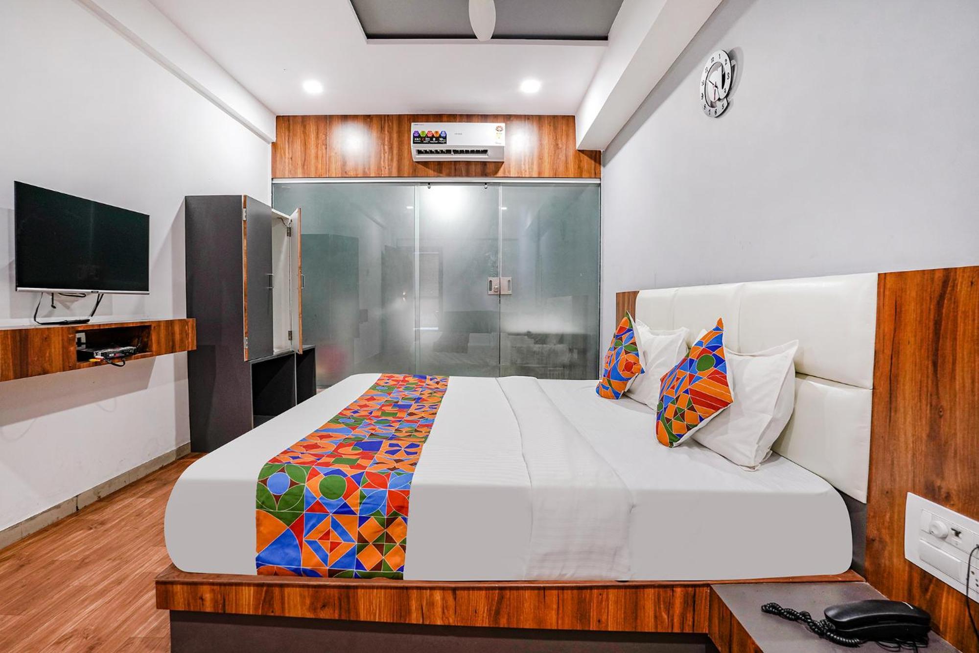 Fabhotel The Valentine - Udhna Road Surat Ngoại thất bức ảnh